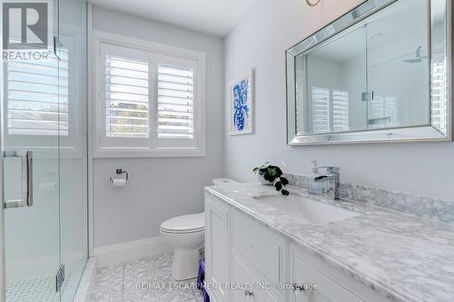 296 Kent Crescent, Burlington, ON - Indoor Photo Showing Bathroom