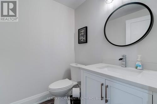 296 Kent Crescent, Burlington, ON - Indoor Photo Showing Bathroom