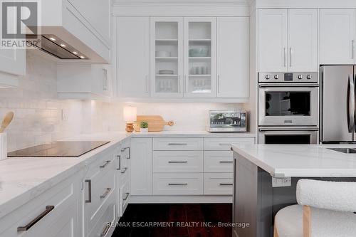 296 Kent Crescent, Burlington, ON - Indoor Photo Showing Kitchen With Upgraded Kitchen