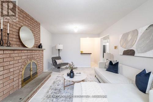 2093 The Chase, Mississauga, ON - Indoor Photo Showing Living Room With Fireplace