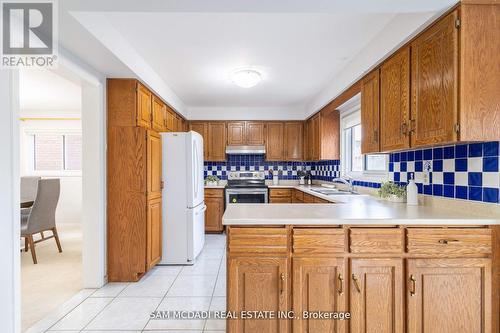 2093 The Chase, Mississauga, ON - Indoor Photo Showing Kitchen