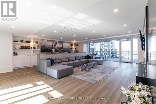 337 - 16 Concord Place, Grimsby, ON - Indoor