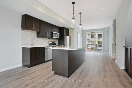 5 Esplanade Lane, Grimsby, ON - Indoor Photo Showing Kitchen With Upgraded Kitchen