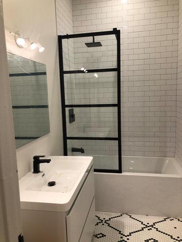 Bathroom - 2-1278 Rue Bélanger, Montréal (Rosemont/La Petite-Patrie), QC - Indoor Photo Showing Bathroom