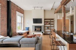 306-610 Johnson St  Victoria, BC V8W 1M4