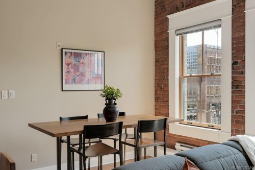 306-610 Johnson St, Victoria, BC - Indoor