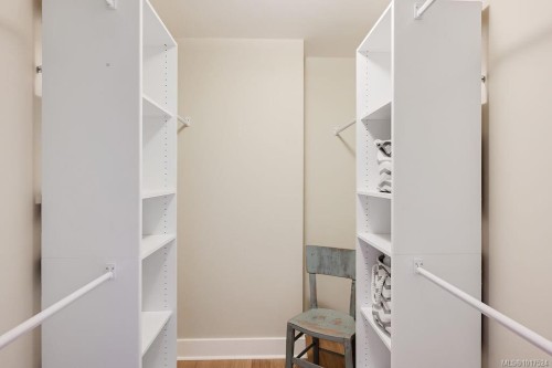 306-610 Johnson St, Victoria, BC - Indoor With Storage