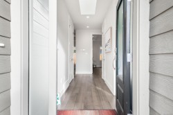 200 Acacia St  Parksville, BC V9P 1H3