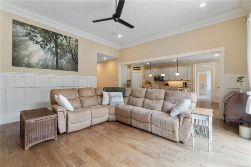 1156 Allgard Rd, Qualicum Beach, BC 