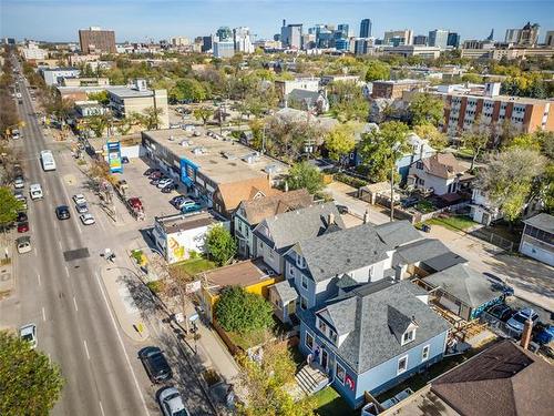 77 Sherbrook St, Winnipeg, MB 