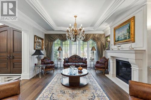 883 Parkland Avenue, Mississauga, ON - Indoor Photo Showing Living Room With Fireplace