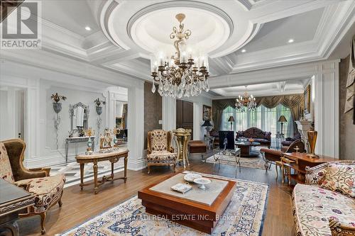 883 Parkland Avenue, Mississauga, ON - Indoor Photo Showing Living Room