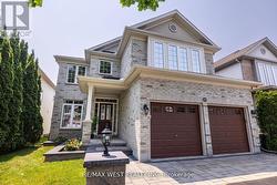 214 CASTLEGARTH CRESCENT  Ottawa, ON K2J 5N6