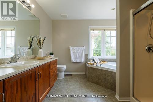 214 Castlegarth Crescent, Ottawa, ON - Indoor Photo Showing Bathroom