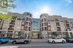 433 - 216 OAK PARK BOULEVARD  Oakville, ON L6H 7S8