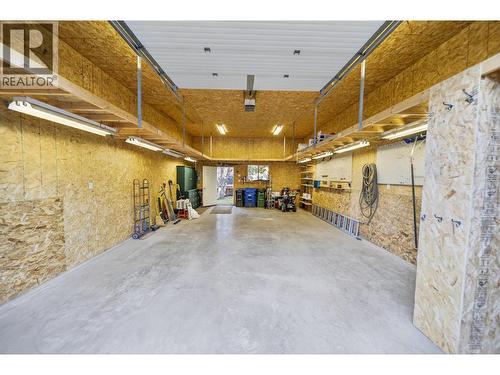 532 6Th Avenue, Fernie, BC - Indoor Photo Showing Garage