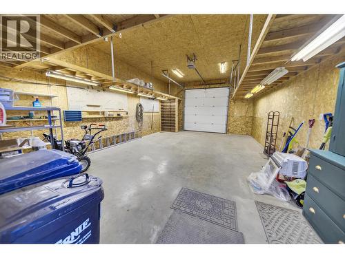 532 6Th Avenue, Fernie, BC - Indoor Photo Showing Garage