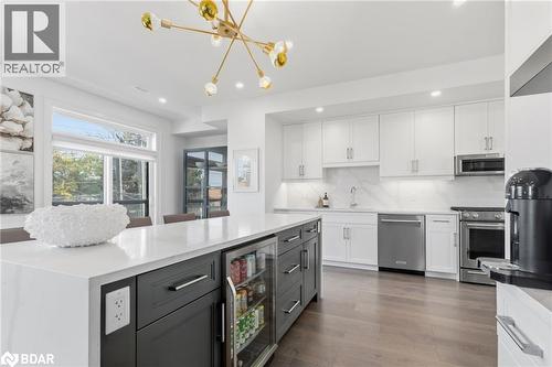3228 Ellyn Common, Burlington, ON - Indoor Photo Showing Kitchen With Upgraded Kitchen