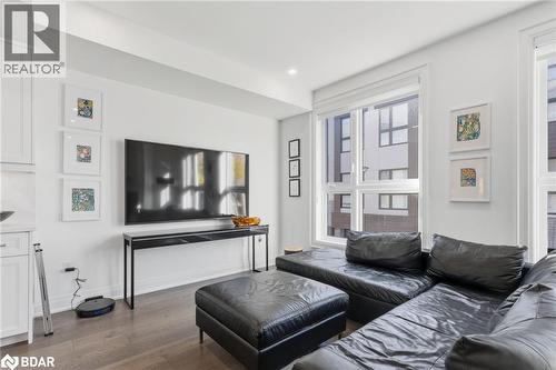 3228 Ellyn Common, Burlington, ON - Indoor Photo Showing Living Room
