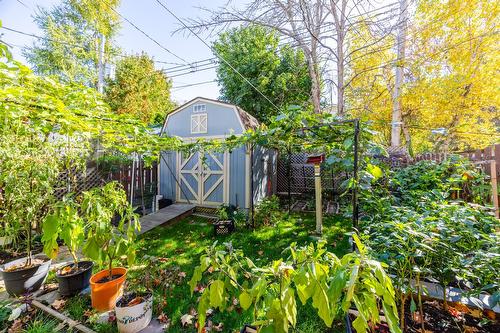 Backyard - 37 Av. D'Old Post Crescent, Pointe-Claire, QC - Outdoor