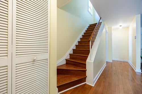 Hall - 37 Av. D'Old Post Crescent, Pointe-Claire, QC - Indoor Photo Showing Other Room