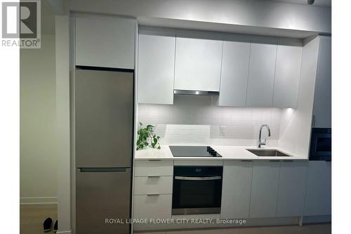 1311 - 3079 Trafalgar Road, Oakville, ON - Indoor Photo Showing Kitchen With Upgraded Kitchen