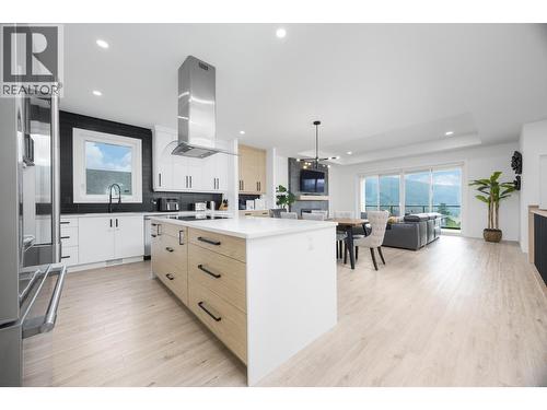 137 Whitefish Road, Vernon, BC - Indoor Photo Showing Kitchen With Upgraded Kitchen