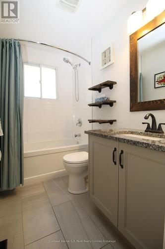 104 Simcoe Crescent, Middlesex Centre (Komoka), ON - Indoor Photo Showing Bathroom