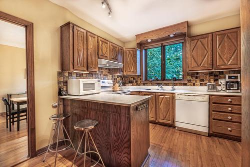 Cuisine - 4330 Av. De Mayfair, Montréal (Côte-Des-Neiges/Notre-Dame-De-Grâce), QC - Indoor Photo Showing Kitchen