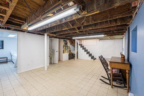 Salle familiale - 4330 Av. De Mayfair, Montréal (Côte-Des-Neiges/Notre-Dame-De-Grâce), QC - Indoor Photo Showing Basement