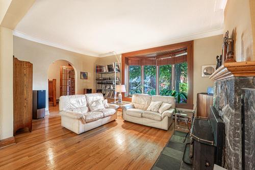 Salon - 4330 Av. De Mayfair, Montréal (Côte-Des-Neiges/Notre-Dame-De-Grâce), QC - Indoor Photo Showing Living Room