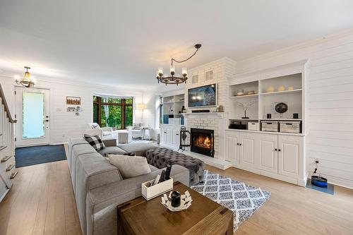 Salon - 1115 Ch. Pincourt, Mascouche, QC - Indoor Photo Showing Living Room With Fireplace