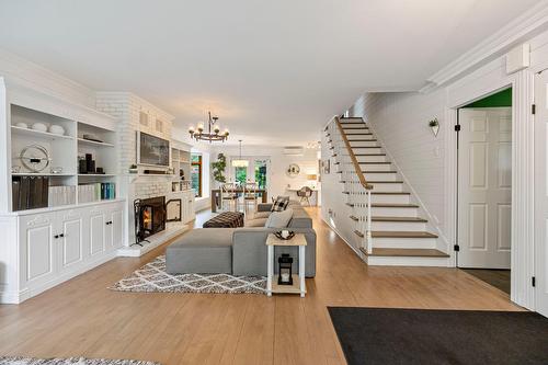 Salon - 1115 Ch. Pincourt, Mascouche, QC - Indoor With Fireplace
