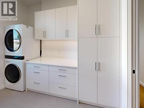 3900 Eagle Ridge Place, Powell River, BC - Indoor Photo Showing Laundry Room