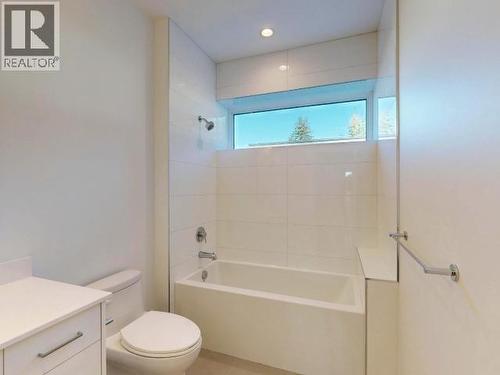 3900 Eagle Ridge Place, Powell River, BC - Indoor Photo Showing Bathroom