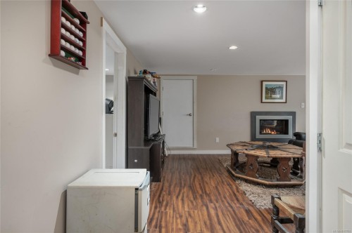 7727 Superior Rd, Lantzville, BC 