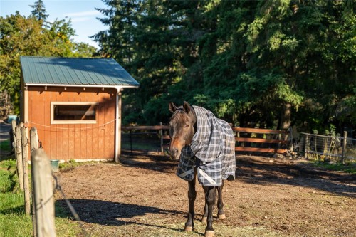 7727 Superior Rd, Lantzville, BC 