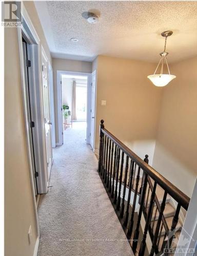 348 Tourmaline Crescent, Ottawa, ON - Indoor Photo Showing Other Room