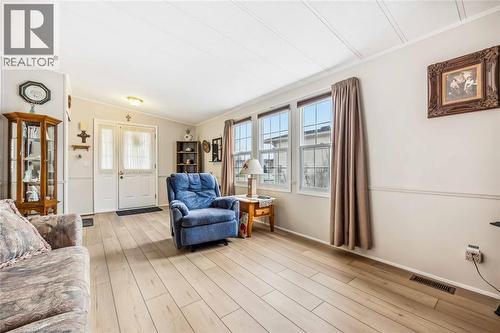 5700 Blackwell Sideroad Unit# 29, Sarnia, ON - Indoor Photo Showing Living Room