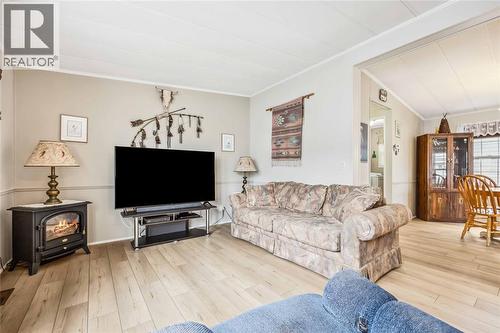 5700 Blackwell Sideroad Unit# 29, Sarnia, ON - Indoor Photo Showing Living Room With Fireplace