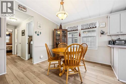 5700 Blackwell Sideroad Unit# 29, Sarnia, ON - Indoor Photo Showing Dining Room