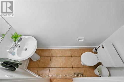 1713 Pengilley Place, Mississauga, ON - Indoor Photo Showing Bathroom