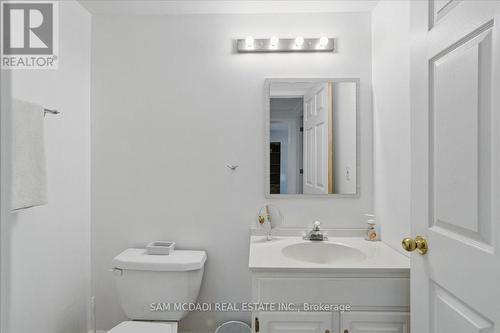 1713 Pengilley Place, Mississauga, ON - Indoor Photo Showing Bathroom