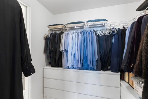 Penderie (Walk-in) - 1515-700 Rue St-Paul O., Montréal (Ville-Marie), QC - Indoor With Storage