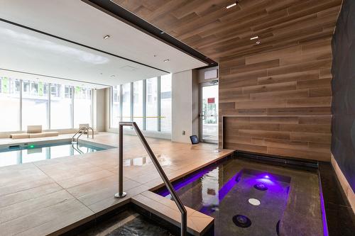 Spa - 1515-700 Rue St-Paul O., Montréal (Ville-Marie), QC - Indoor Photo Showing Other Room With In Ground Pool