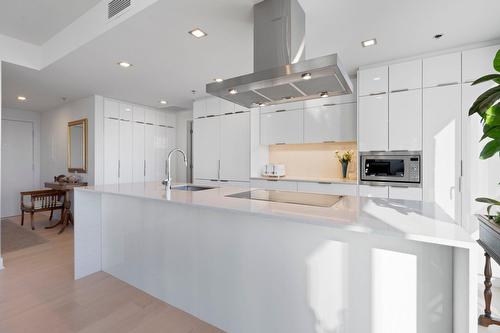 Cuisine - 1515-700 Rue St-Paul O., Montréal (Ville-Marie), QC - Indoor Photo Showing Kitchen With Upgraded Kitchen