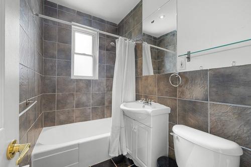 Bathroom - 4683 Av. Bonavista, Montréal (Côte-Des-Neiges/Notre-Dame-De-Grâce), QC - Indoor Photo Showing Bathroom