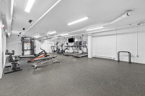 Exercise room - 511-250 Boul. Hymus, Pointe-Claire, QC - Indoor Photo Showing Gym Room
