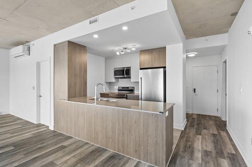 Cuisine - 620-250 Boul. Hymus, Pointe-Claire, QC - Indoor Photo Showing Kitchen