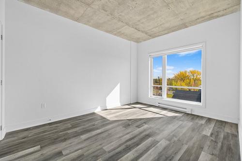 Chambre à coucher - 503-250 Boul. Hymus, Pointe-Claire, QC - Indoor Photo Showing Other Room